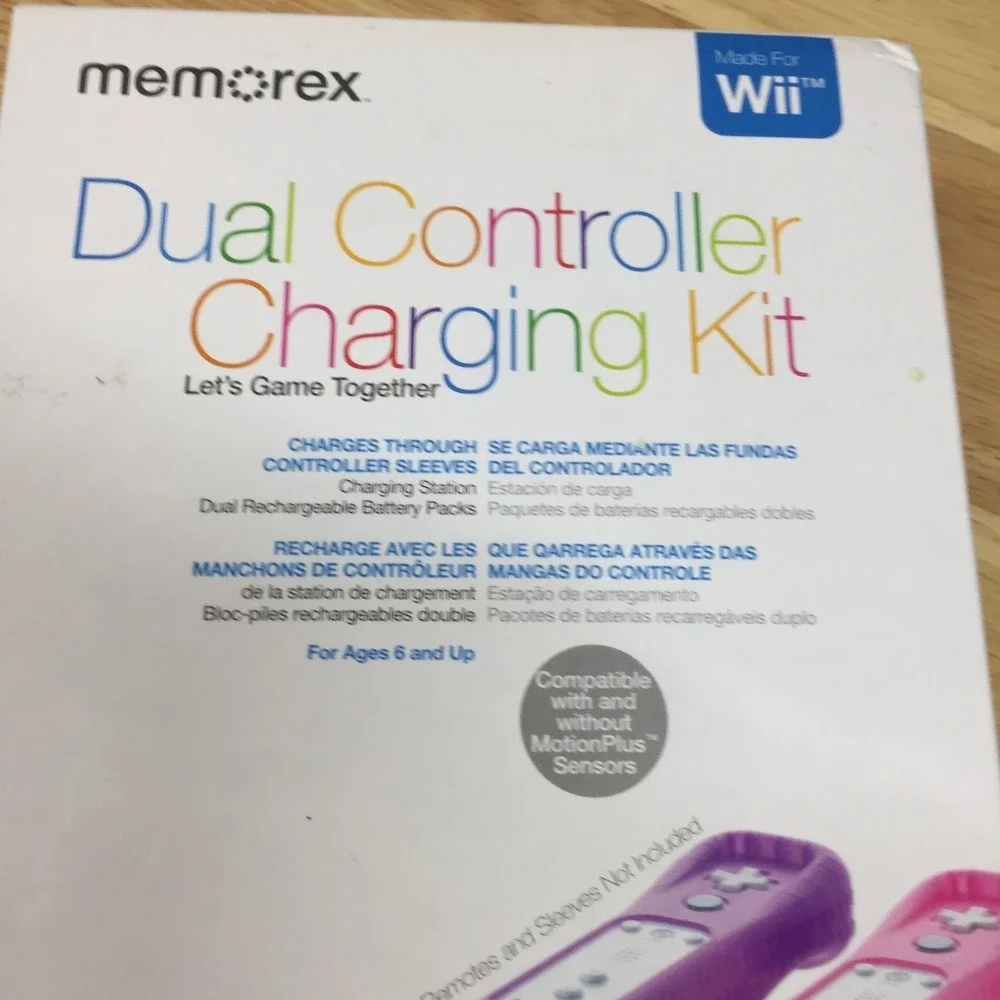 Memorex Dual Controller Charging Kit for Nintendo Wii‎ MCAD10HM White New